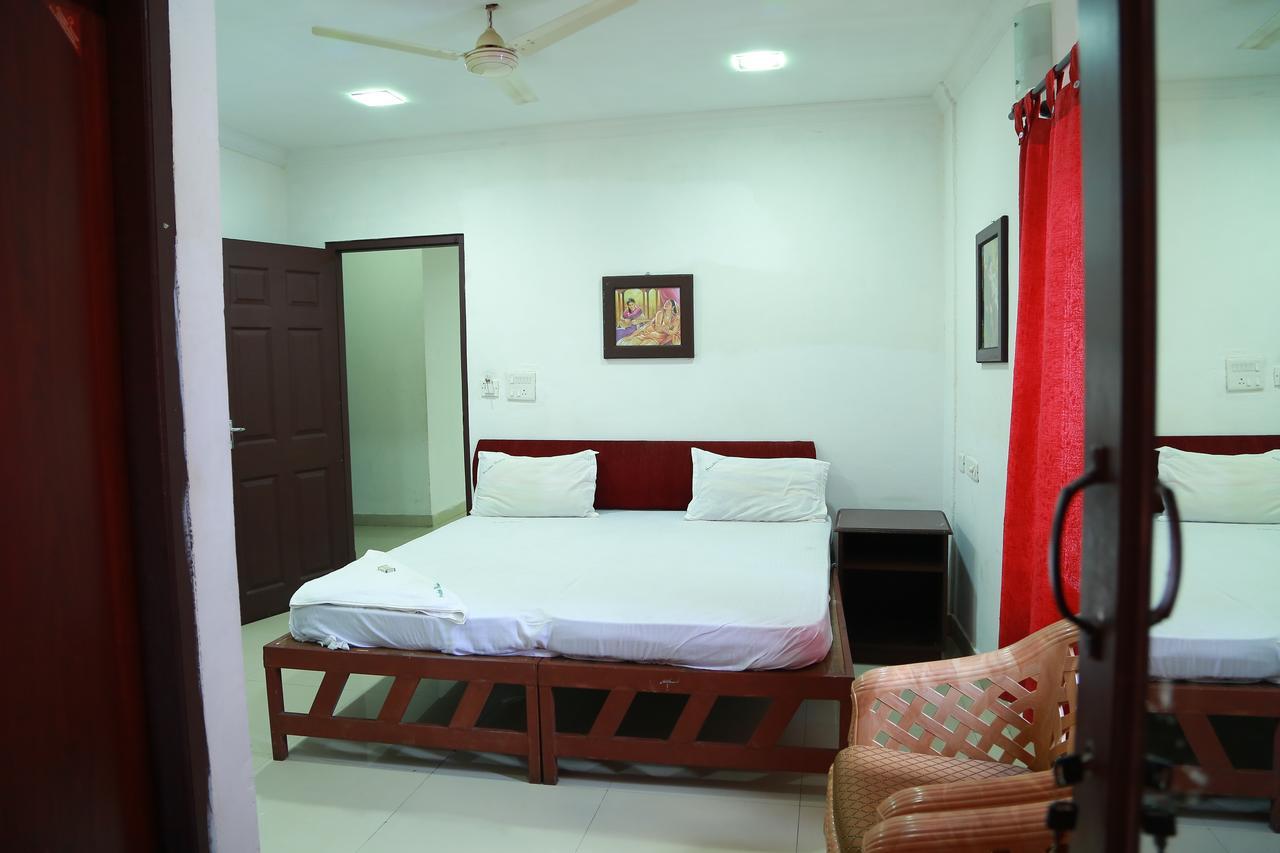 ホテルSwades Residency Cheruvalli エクステリア 写真