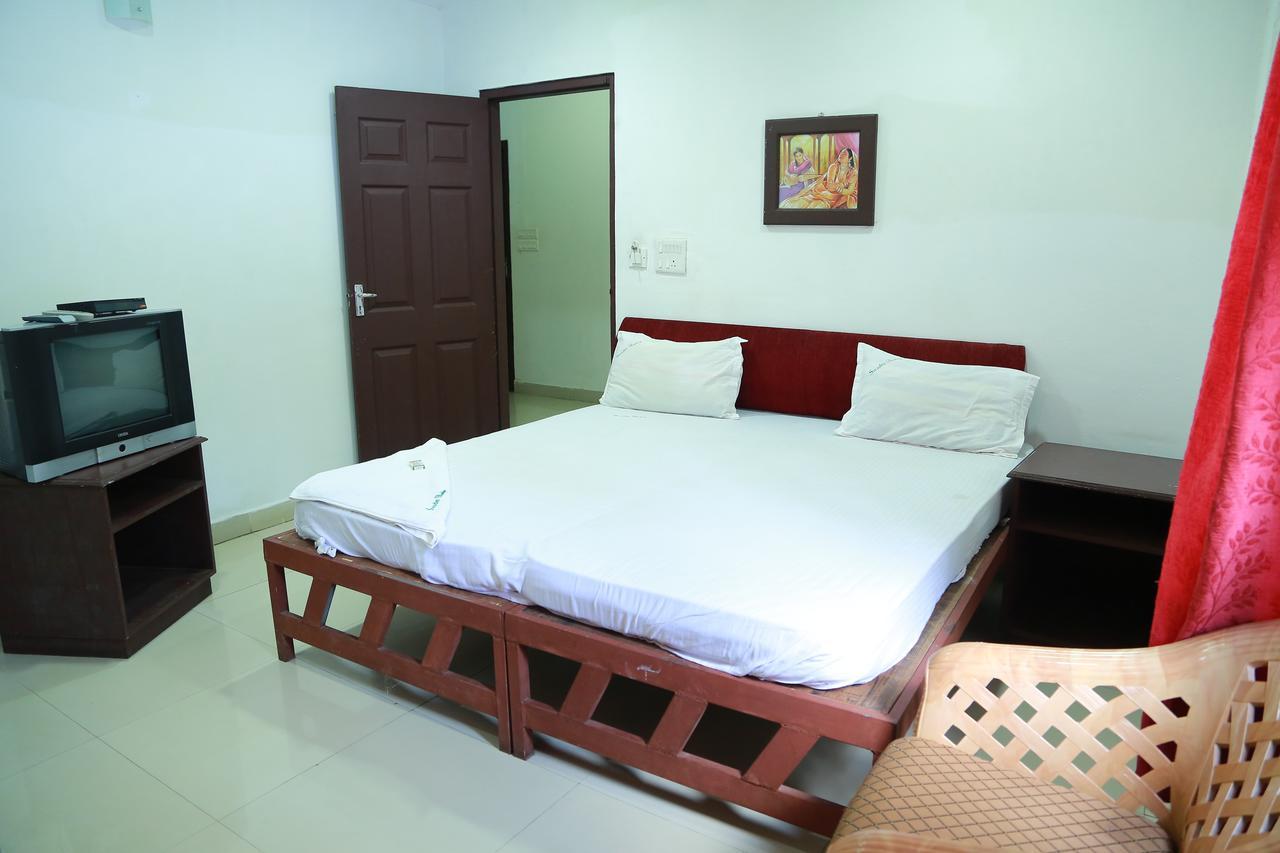 ホテルSwades Residency Cheruvalli エクステリア 写真