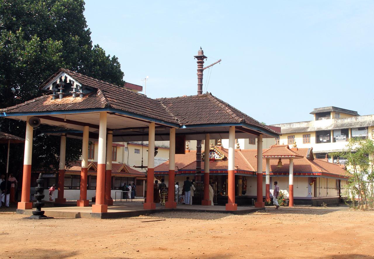 ホテルSwades Residency Cheruvalli エクステリア 写真